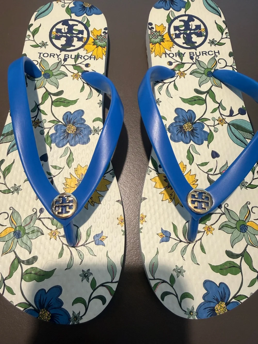NWOT Tory Burch Wisteria Blue White Lark Gold Logo Flip Flops Size 5